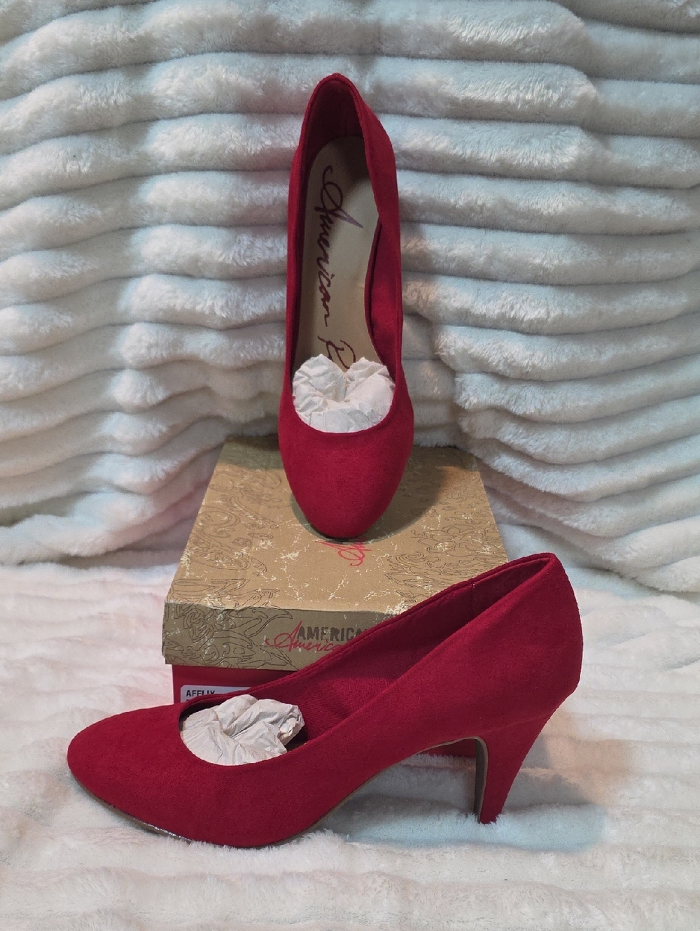 American Rag Cie "Felix" classic round-toe pump.